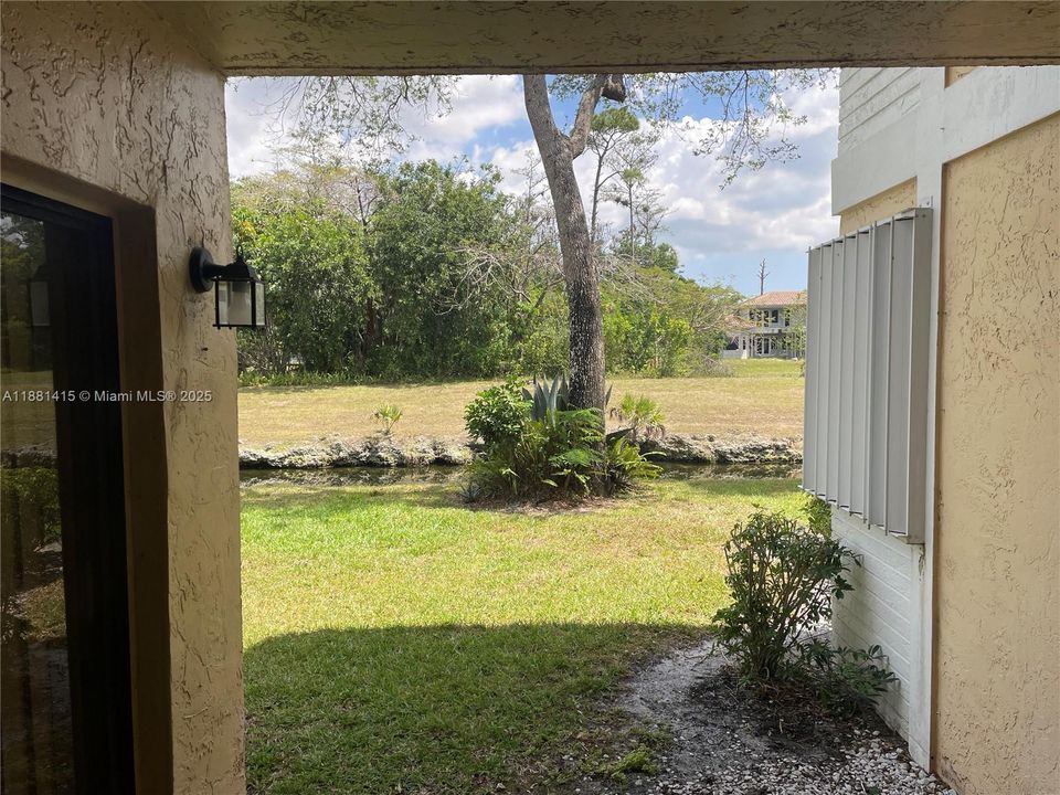 На продажу: $225,000 (2 спален, 2 ванн, 950 Квадратных фут)