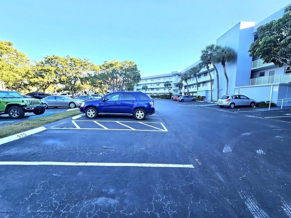 Parking #575