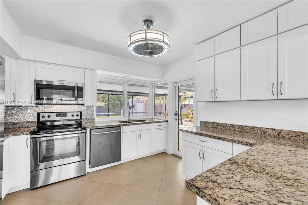 Недавно арендовано: $4,600 (3 спален, 2 ванн, 1929 Квадратных фут)