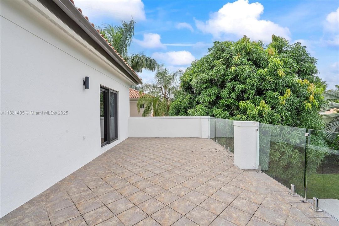 Recientemente alquilado: $8,000 (4 camas, 3 baños, 3404 Pies cuadrados)