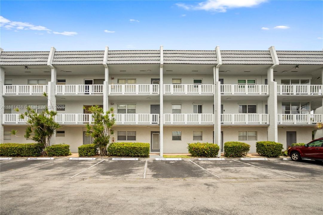 На продажу: $117,000 (2 спален, 1 ванн, 790 Квадратных фут)