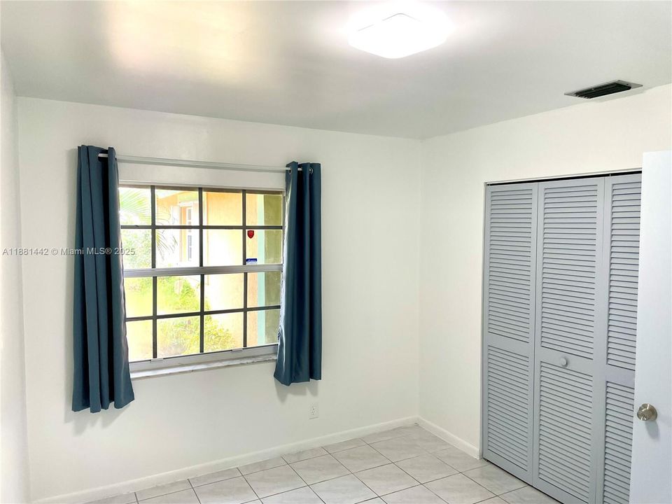 Activo con contrato: $645,000 (4 camas, 2 baños, 1757 Pies cuadrados)