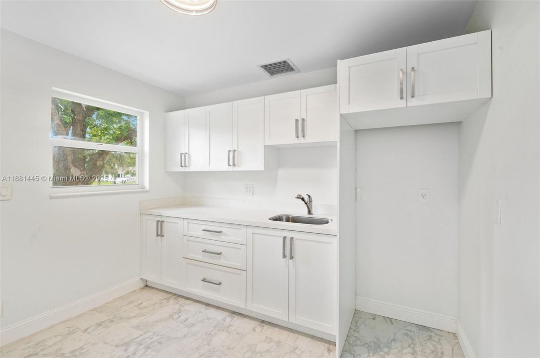 Guest House Kitchenette