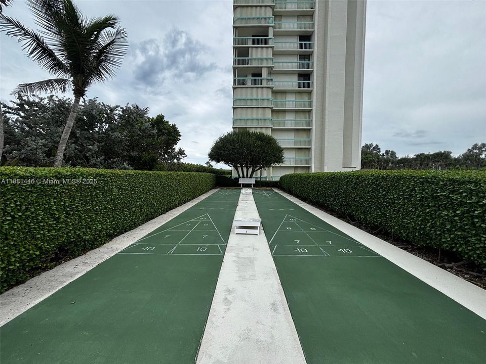 出租: $5,000 (2 贝兹, 2 浴室, 1421 平方英尺)