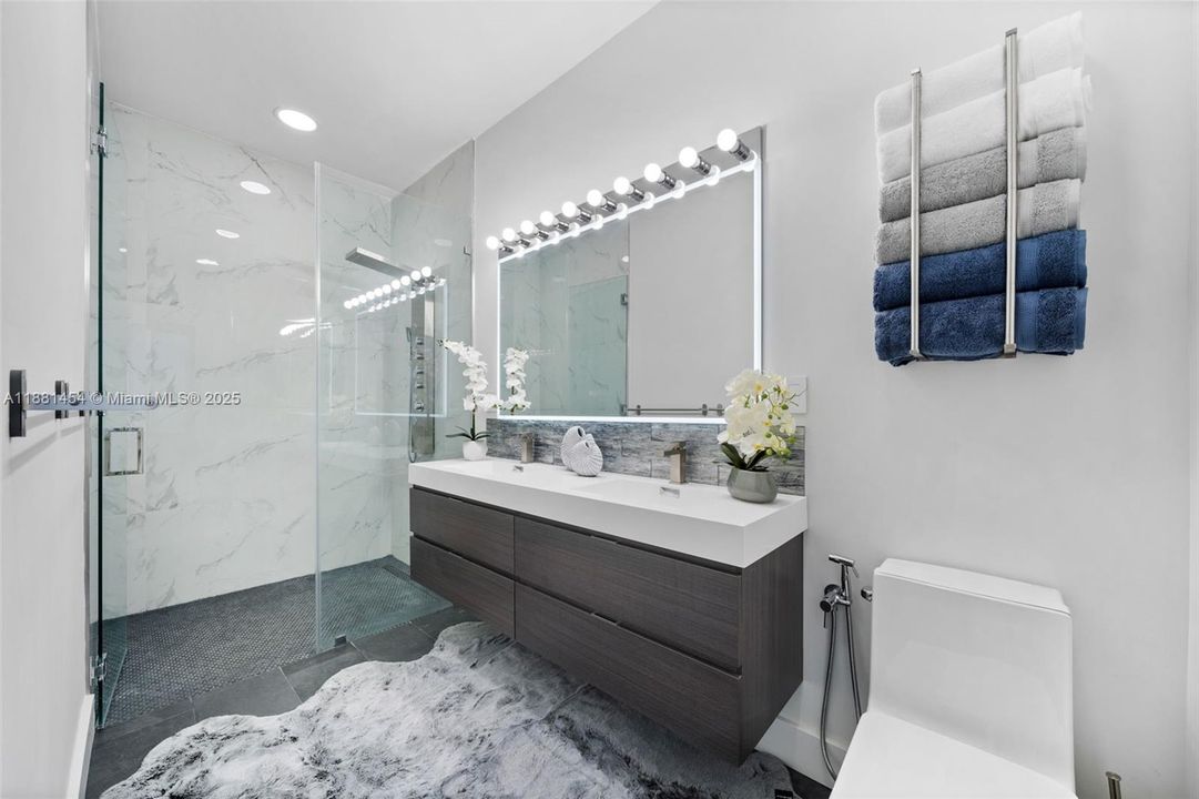 For Sale: $1,599,000 (3 beds, 3 baths, 2882 Square Feet)