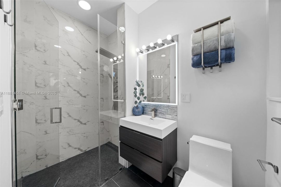 For Sale: $1,599,000 (3 beds, 3 baths, 2882 Square Feet)