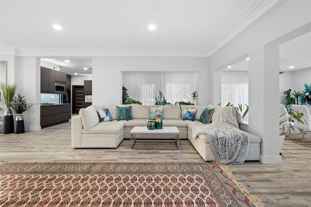 For Sale: $1,599,000 (3 beds, 3 baths, 2882 Square Feet)