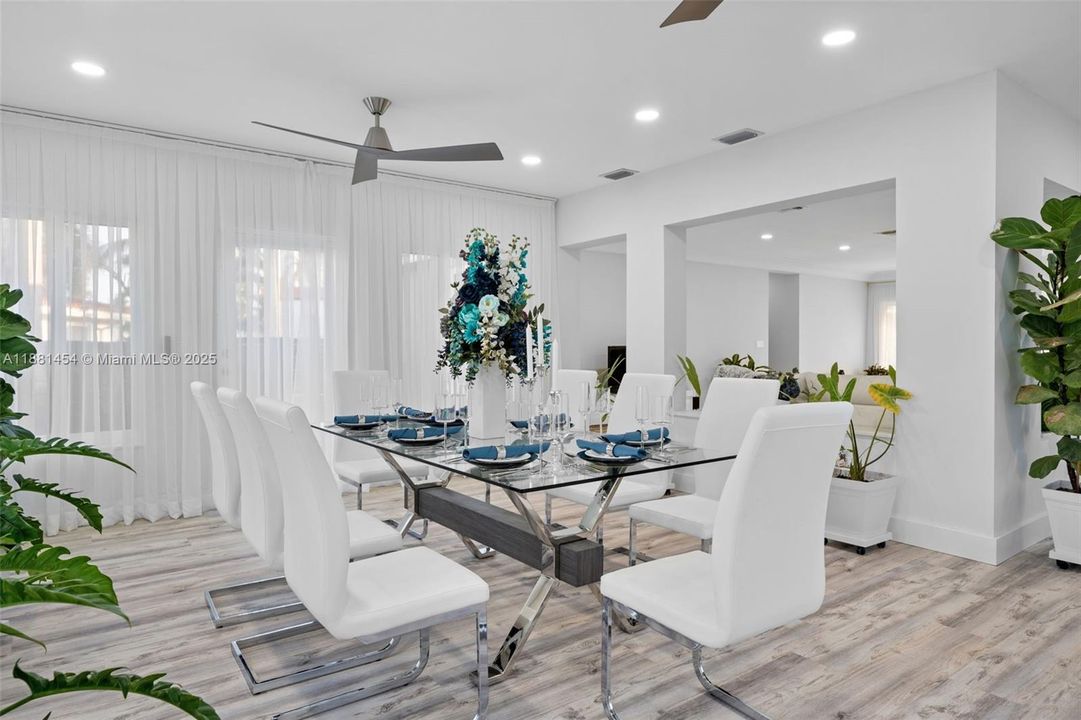 For Sale: $1,599,000 (3 beds, 3 baths, 2882 Square Feet)