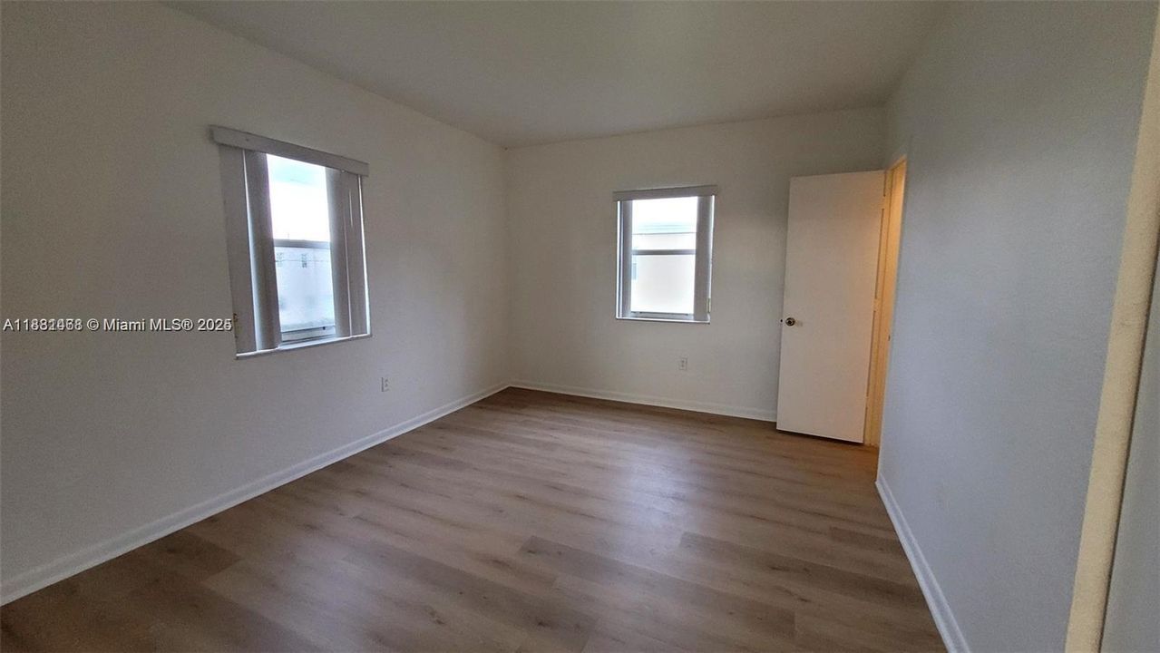 Active With Contract: $230,000 (4 beds, 3 baths, 1660 Square Feet)