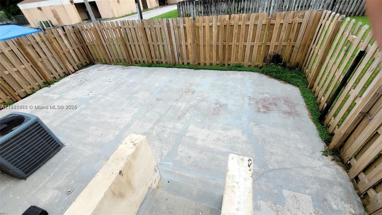 Active With Contract: $230,000 (4 beds, 3 baths, 1660 Square Feet)