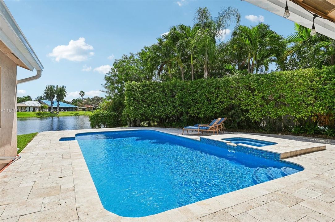 Под контрактом: $845,000 (4 спален, 2 ванн, 2080 Квадратных фут)