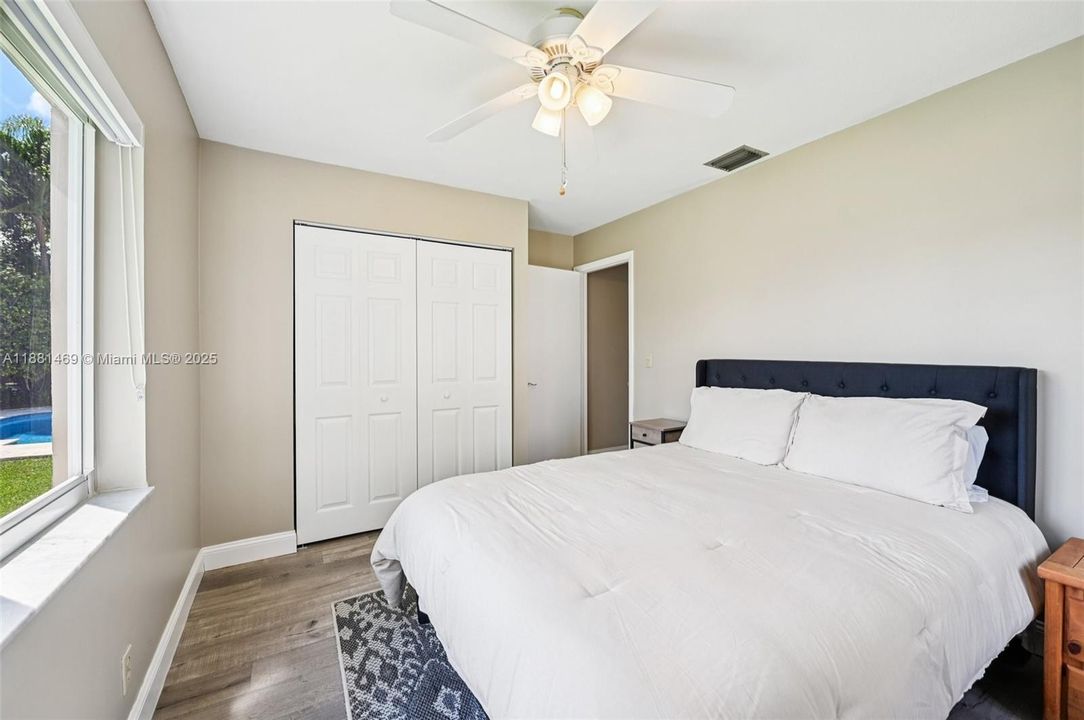 Под контрактом: $845,000 (4 спален, 2 ванн, 2080 Квадратных фут)