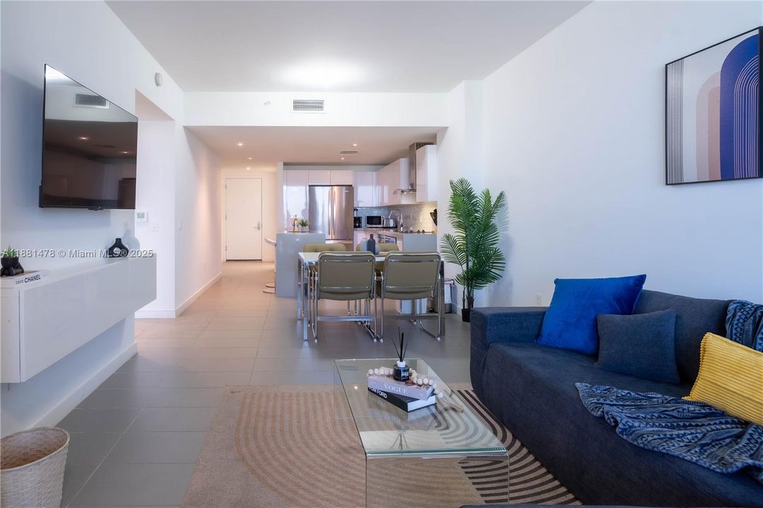 For Sale: $439,000 (1 beds, 1 baths, 850 Square Feet)