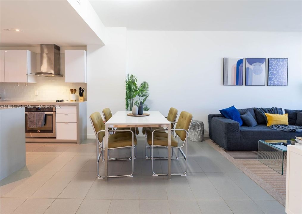 For Sale: $439,000 (1 beds, 1 baths, 850 Square Feet)