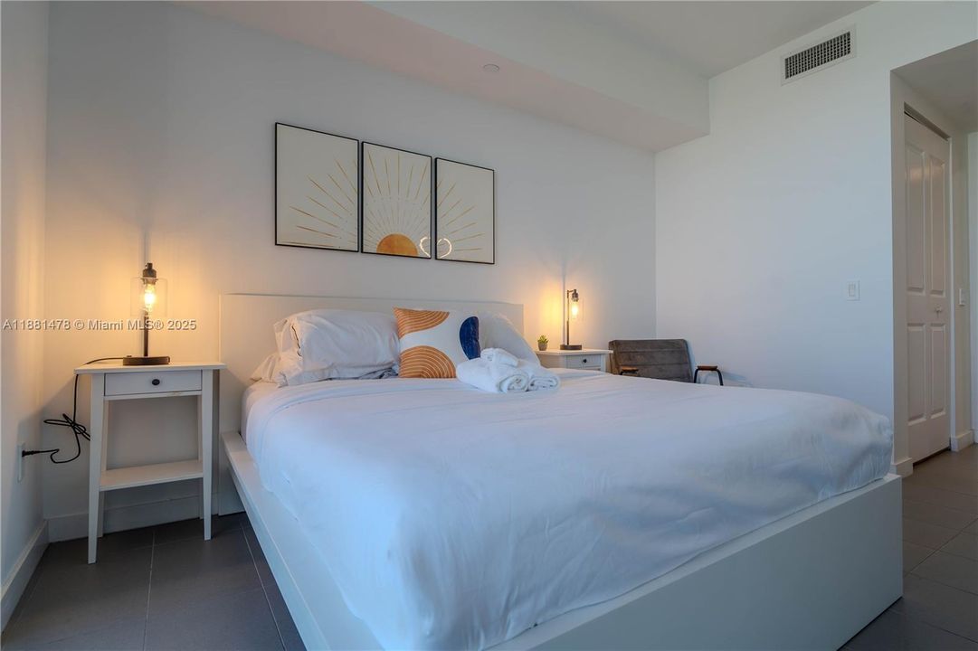 For Sale: $439,000 (1 beds, 1 baths, 850 Square Feet)