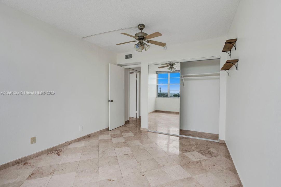 For Sale: $199,000 (2 beds, 2 baths, 1112 Square Feet)