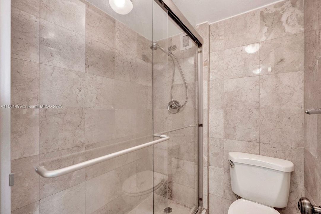 For Sale: $199,000 (2 beds, 2 baths, 1112 Square Feet)