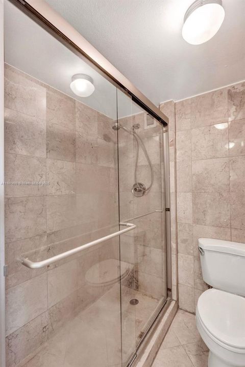 For Sale: $199,000 (2 beds, 2 baths, 1112 Square Feet)