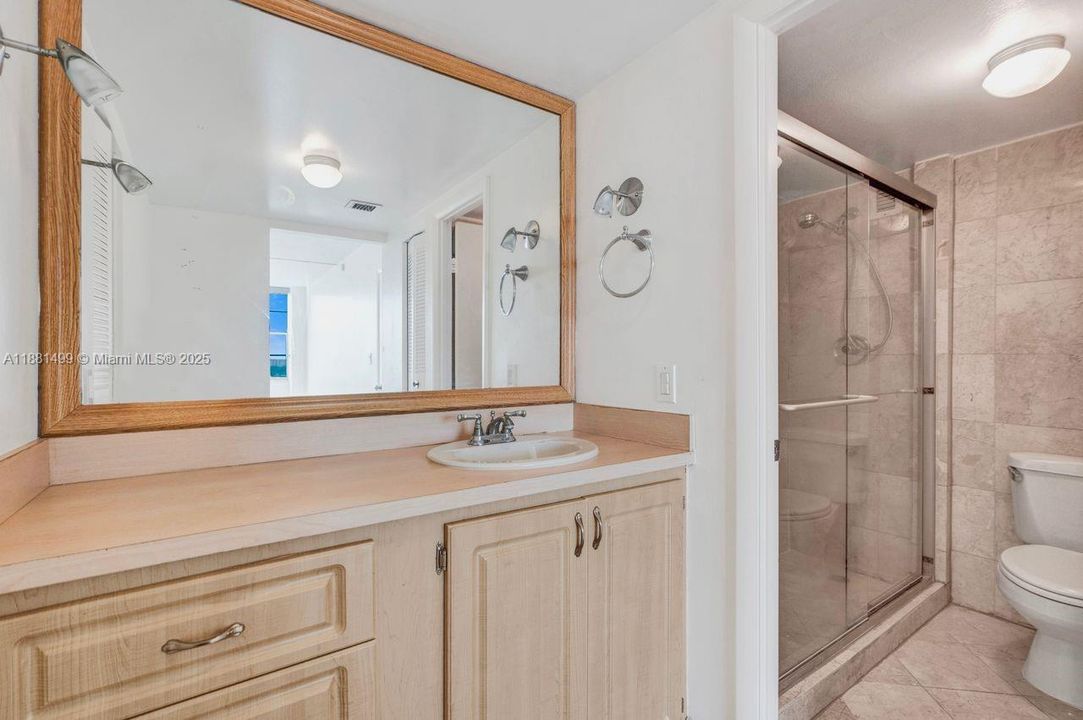 For Sale: $199,000 (2 beds, 2 baths, 1112 Square Feet)