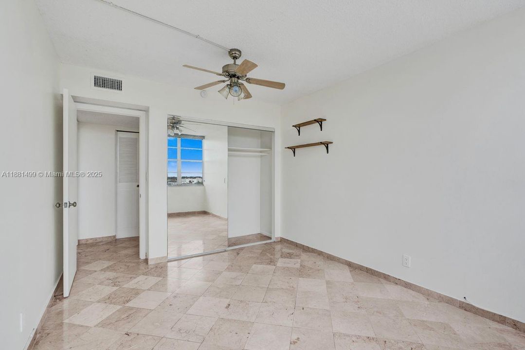 For Sale: $199,000 (2 beds, 2 baths, 1112 Square Feet)