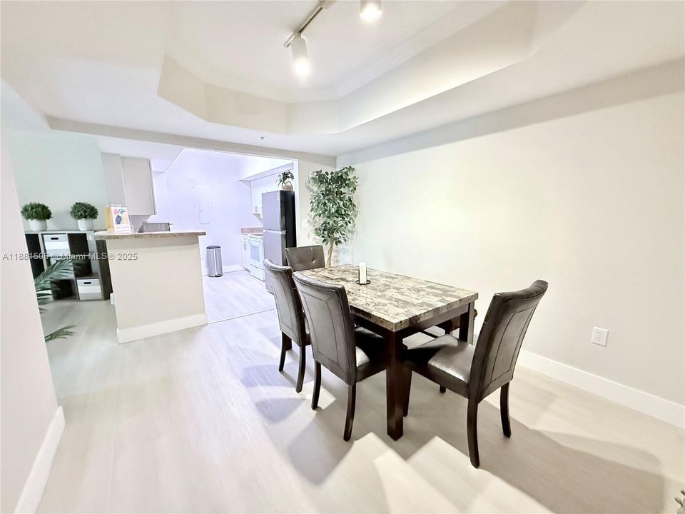 For Sale: $355,000 (2 beds, 2 baths, 1130 Square Feet)