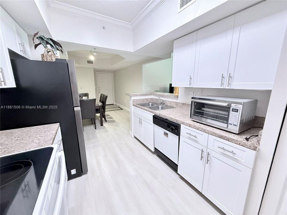 For Sale: $355,000 (2 beds, 2 baths, 1130 Square Feet)