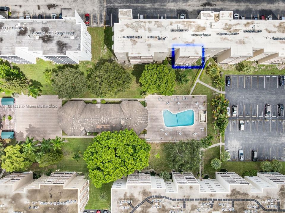 合同活跃: $242,000 (2 贝兹, 2 浴室, 1092 平方英尺)