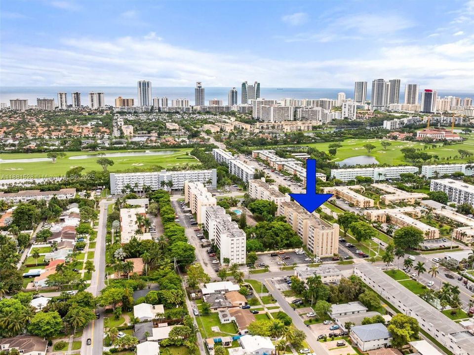 合同活跃: $242,000 (2 贝兹, 2 浴室, 1092 平方英尺)