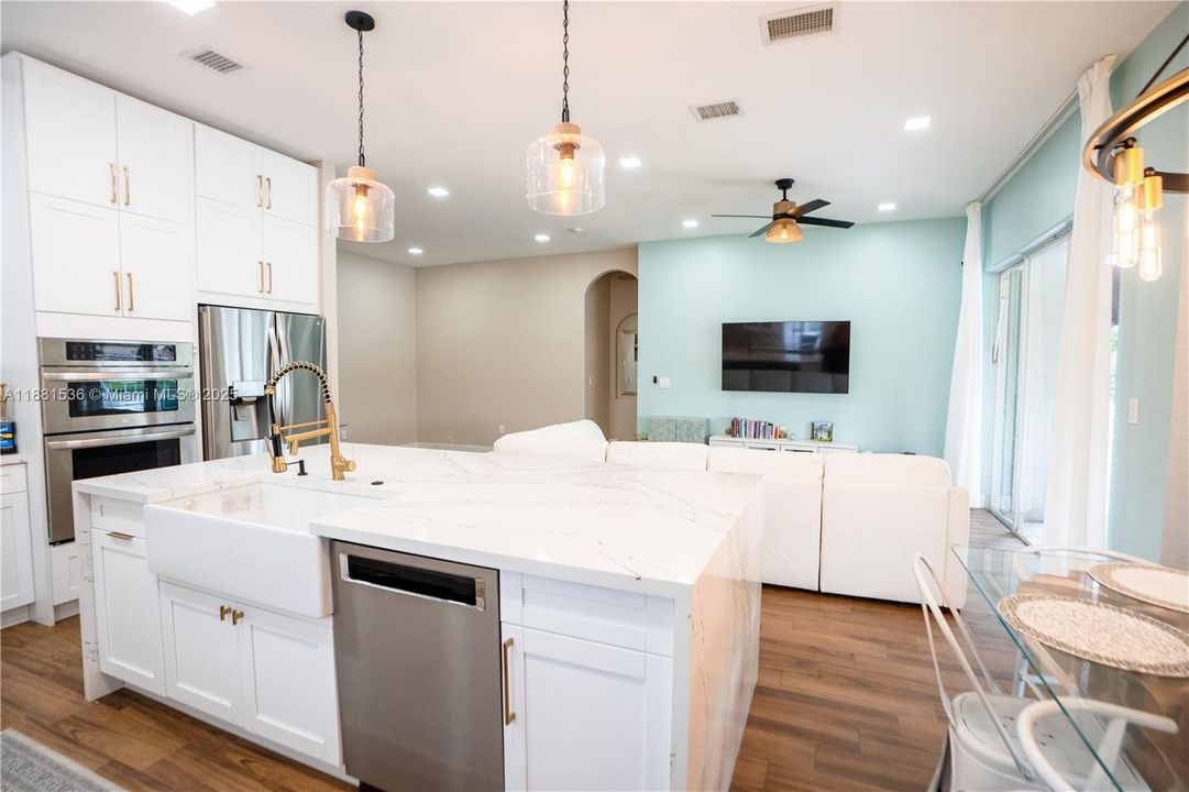 For Rent: $4,500 (3 beds, 2 baths, 1522 Square Feet)