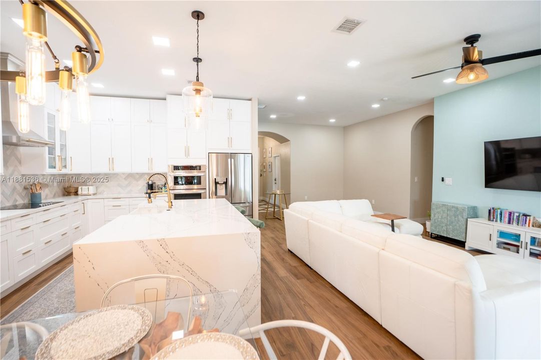 For Rent: $4,500 (3 beds, 2 baths, 1522 Square Feet)