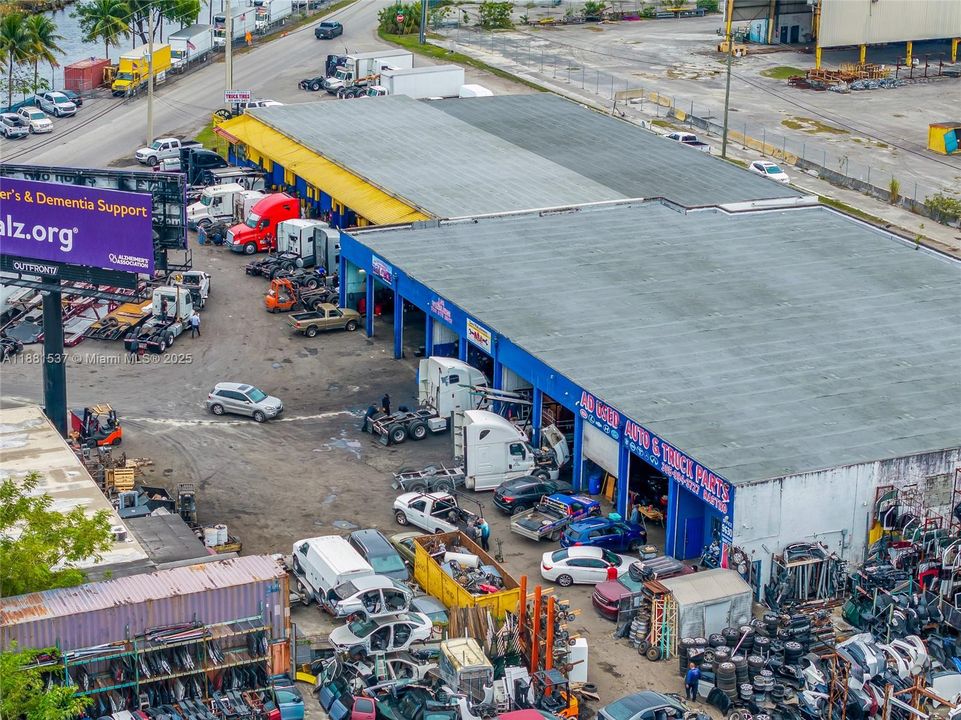 В аренду: $12,000 (0 спален, 0 ванн, 0 Квадратных фут)