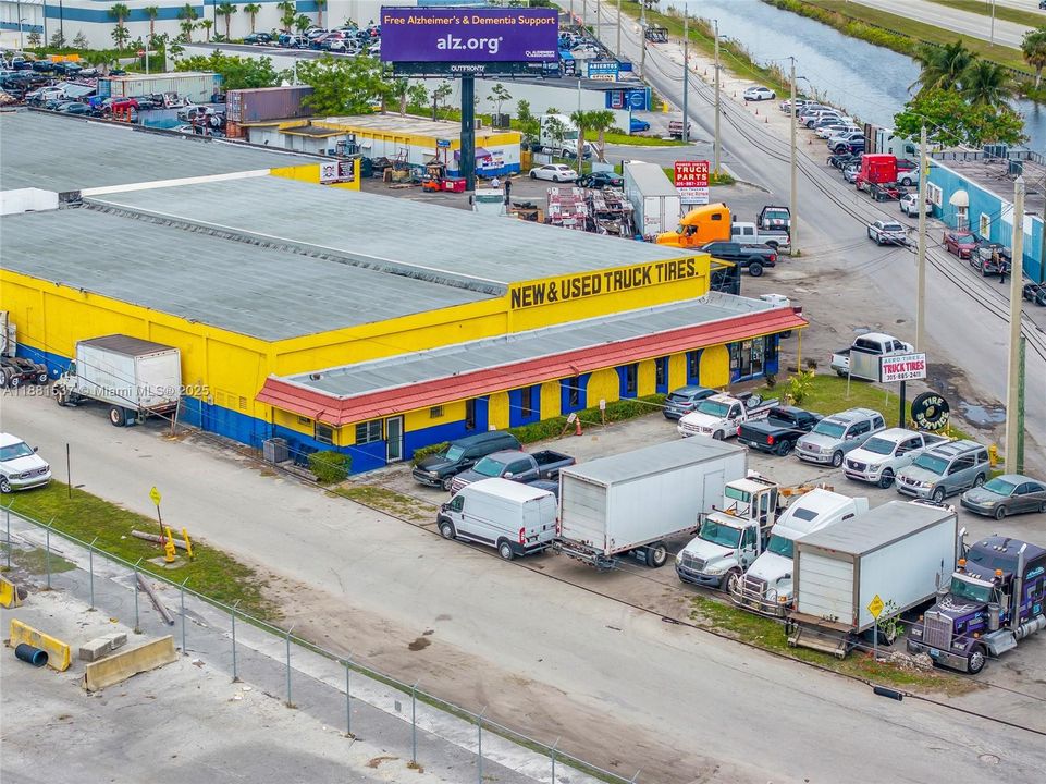 В аренду: $12,000 (0 спален, 0 ванн, 0 Квадратных фут)