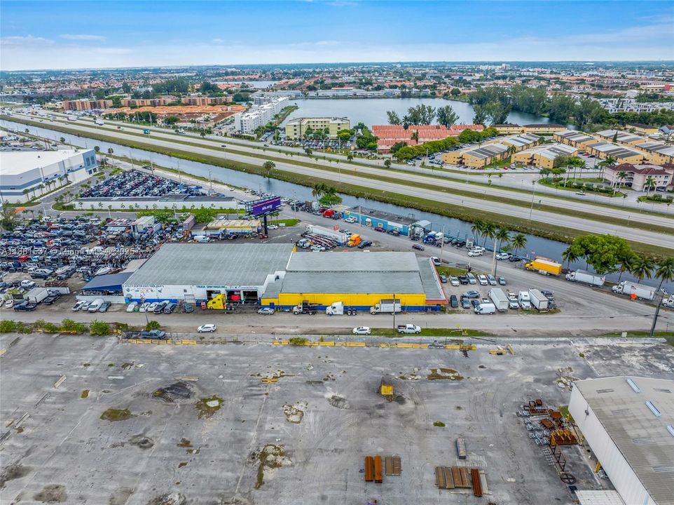 В аренду: $12,000 (0 спален, 0 ванн, 0 Квадратных фут)