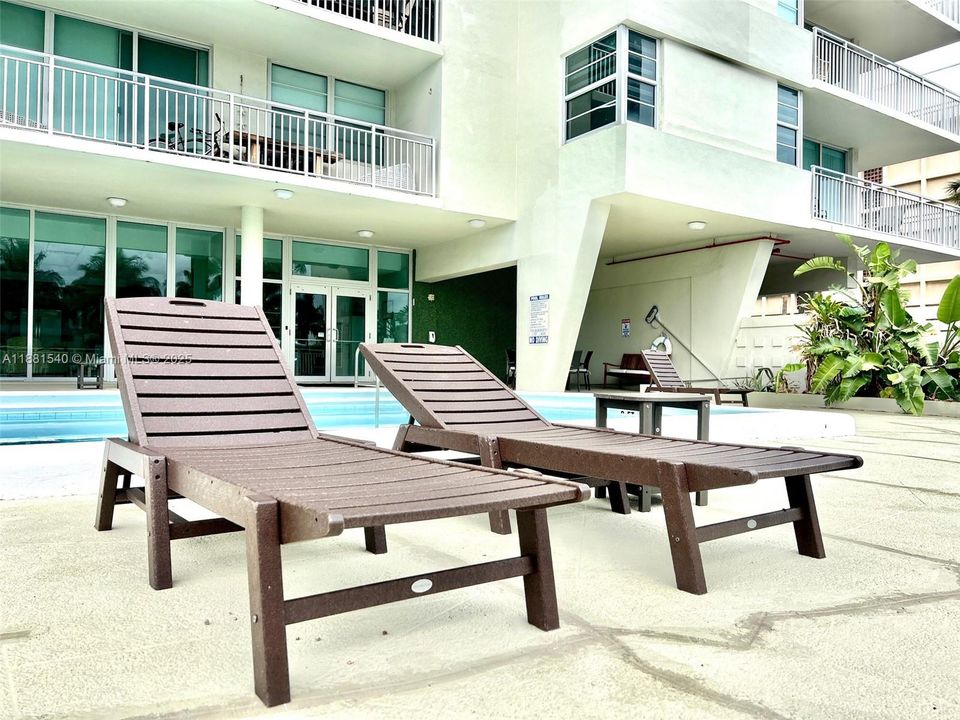 На продажу: $389,000 (1 спален, 1 ванн, 975 Квадратных фут)