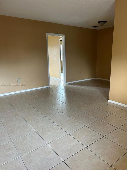 Recently Sold: $180,000 (1 beds, 1 baths, 591 Square Feet)