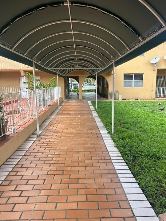 Recently Sold: $180,000 (1 beds, 1 baths, 591 Square Feet)