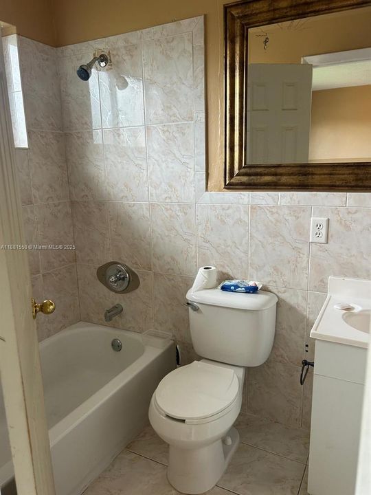 Recently Sold: $180,000 (1 beds, 1 baths, 591 Square Feet)