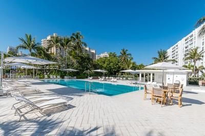 В аренду: $8,000 (2 спален, 2 ванн, 1496 Квадратных фут)