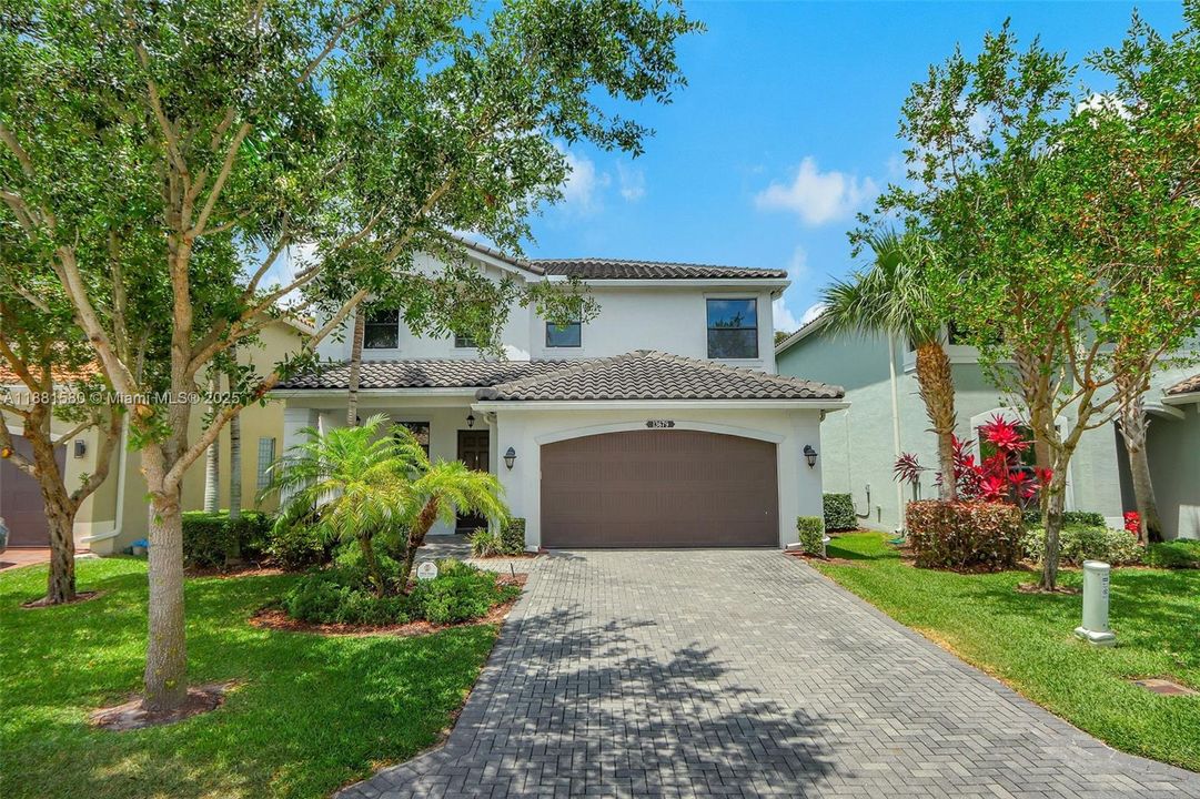 Recently Rented: $4,850 (4 beds, 3 baths, 2305 Square Feet)