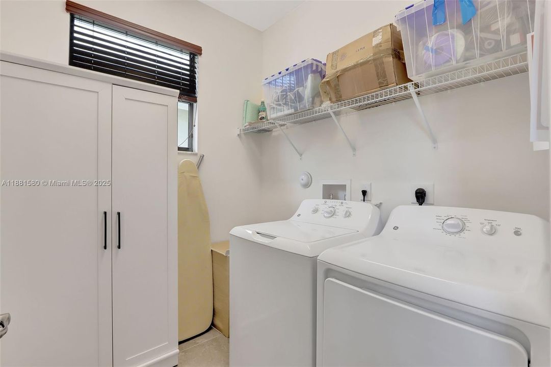 Recently Rented: $4,850 (4 beds, 3 baths, 2305 Square Feet)