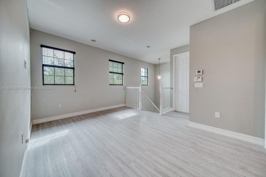 Recently Rented: $4,850 (4 beds, 3 baths, 2305 Square Feet)