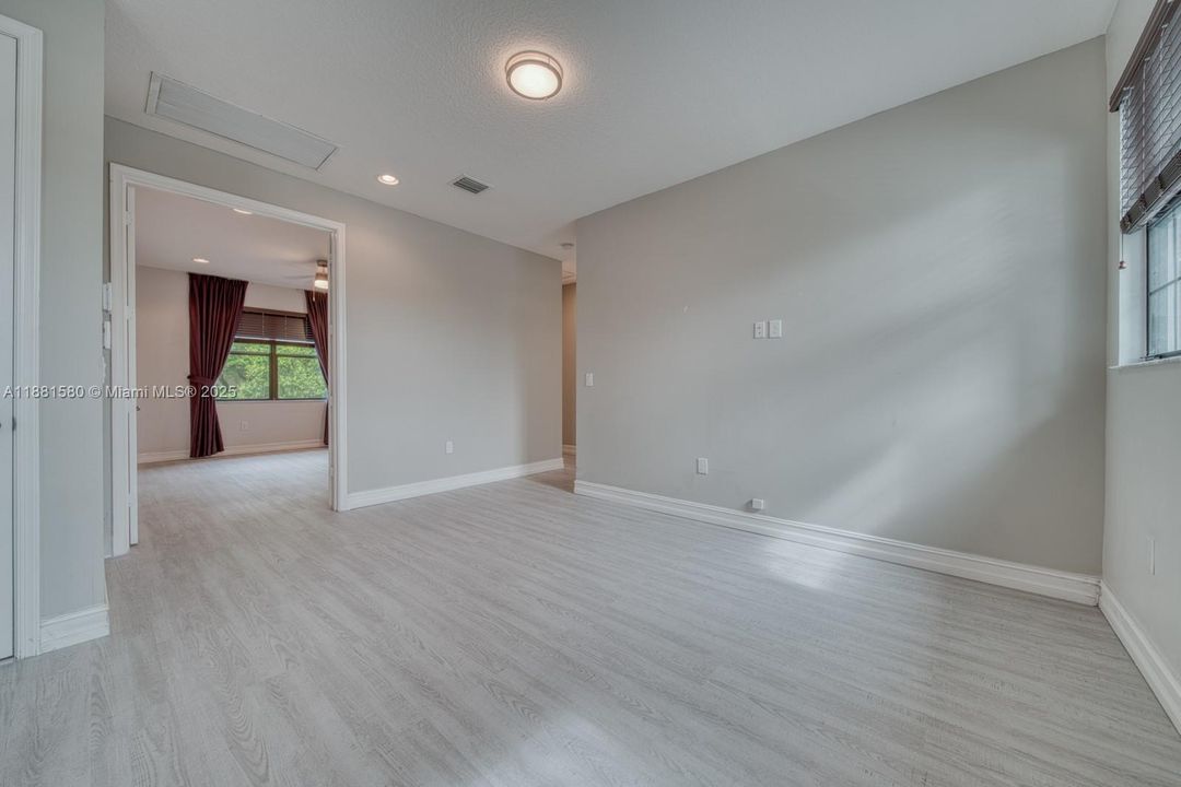 Recently Rented: $4,850 (4 beds, 3 baths, 2305 Square Feet)