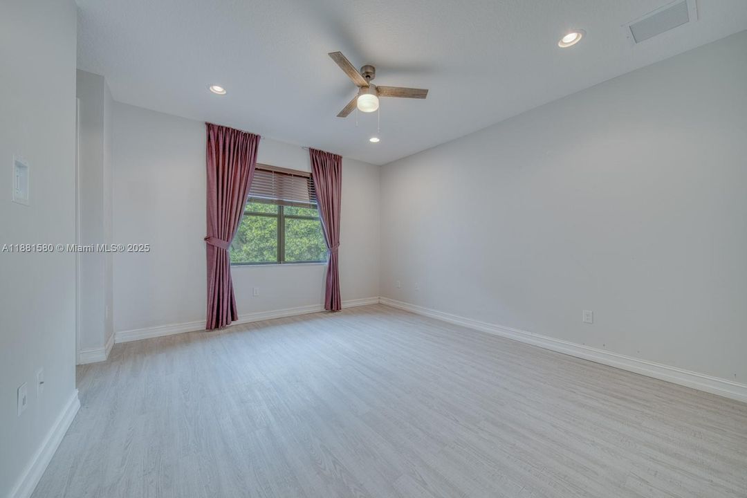 Recently Rented: $4,850 (4 beds, 3 baths, 2305 Square Feet)