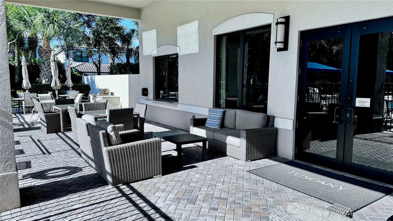 Recently Rented: $4,850 (4 beds, 3 baths, 2305 Square Feet)