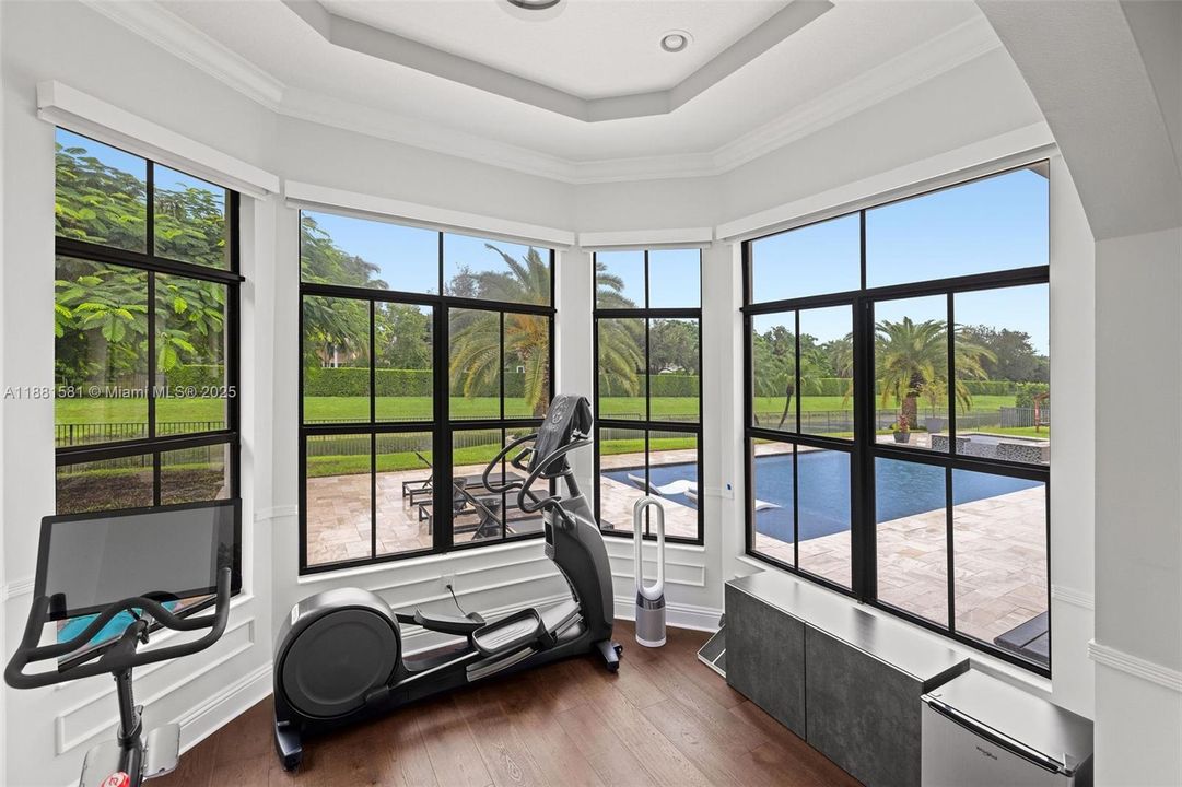 Недавно продано: $2,735,000 (5 спален, 4 ванн, 5106 Квадратных фут)