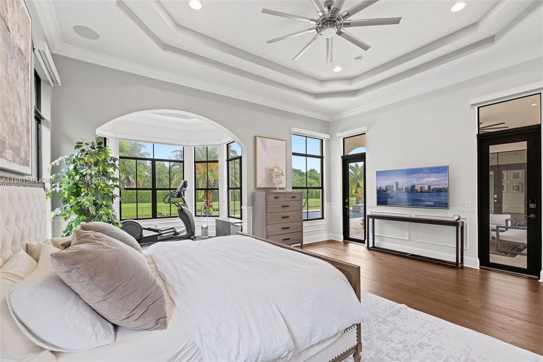 Недавно продано: $2,735,000 (5 спален, 4 ванн, 5106 Квадратных фут)