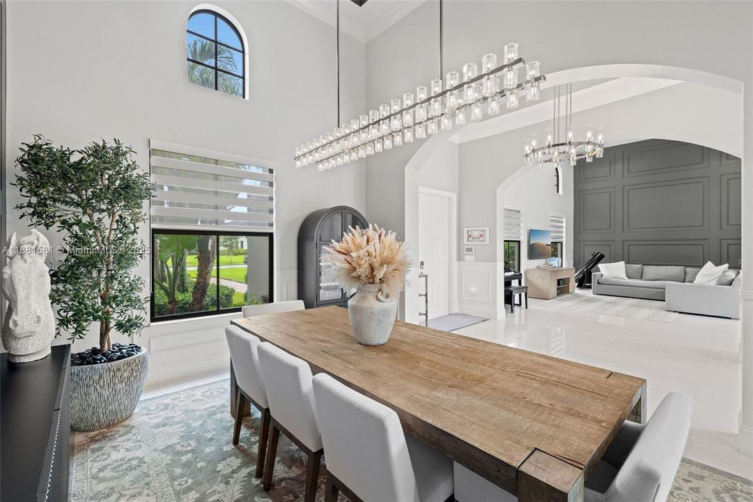 Недавно продано: $2,735,000 (5 спален, 4 ванн, 5106 Квадратных фут)