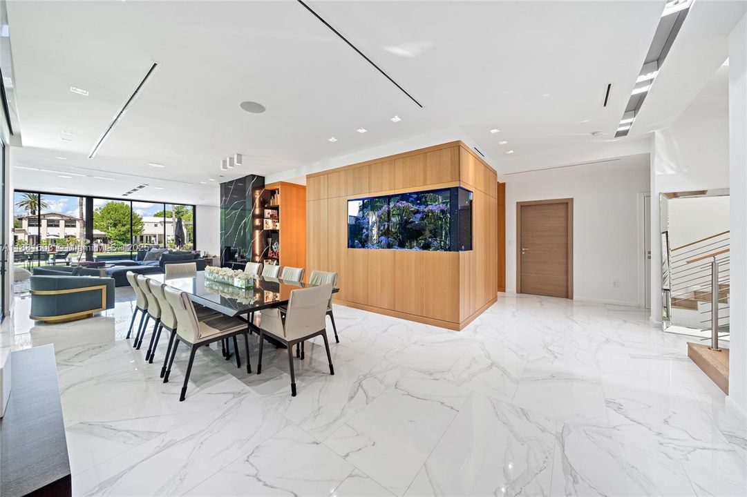 For Sale: $13,900,000 (6 beds, 6 baths, 5633 Square Feet)