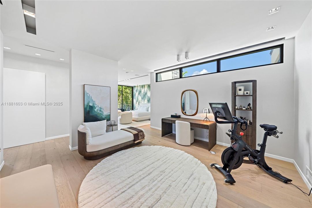 For Sale: $13,900,000 (6 beds, 6 baths, 5633 Square Feet)