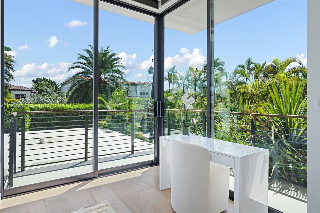 For Sale: $13,900,000 (6 beds, 6 baths, 5633 Square Feet)